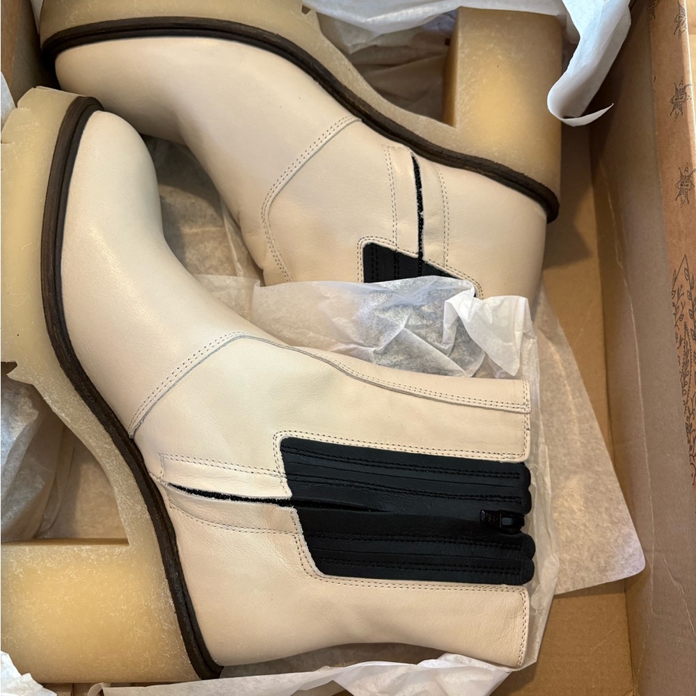 Free People Women's Cream Ankle Boots